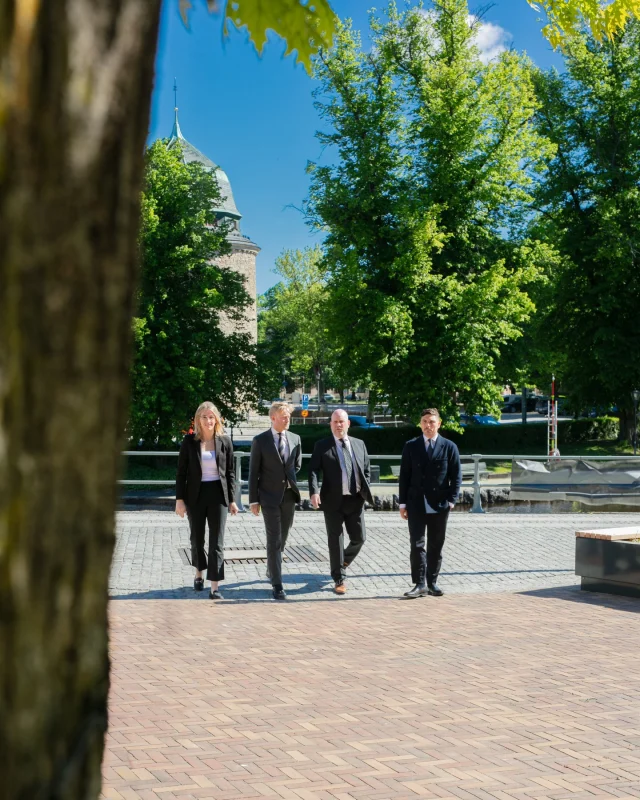 Sommar på Wallenstedt, med fortsatt fokus på trygga bostadsaffärer🤍

Kontakta oss:
📍 Stortorget 4, Örebro / Hagendalsvägen 12, Kumla
📞 019 22 23 33
💻 wallenstedt.se